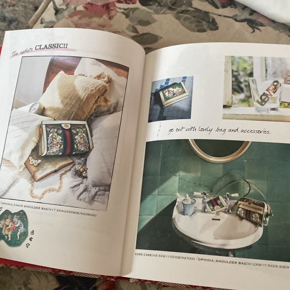 2018 RARE HARDCOVER GUCCI SCRAPBOOK MEMO BOOK COLLECTIBLE 6”x7.5 - Picture 7 of 7